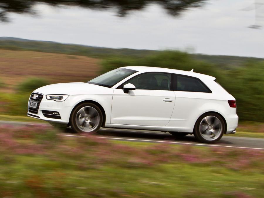  Audi A3 1.8T (8V) 2012 года  (UK) (фото 8 из 30)